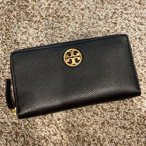 NWT TORY BURCH WALLET